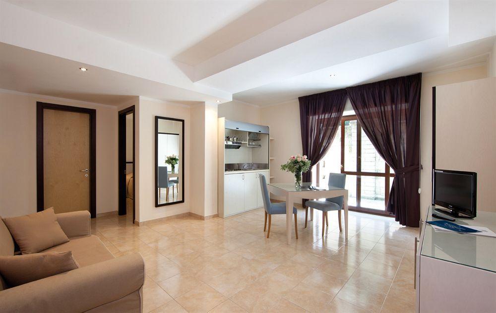 Suites & Residence Hotel Поццуоли Экстерьер фото