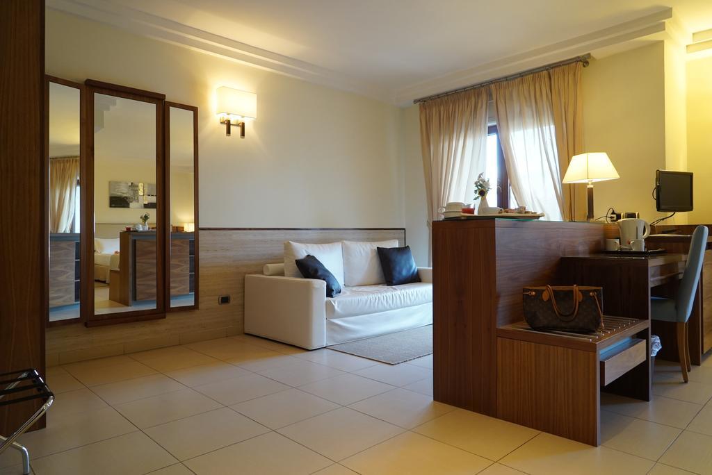 Suites & Residence Hotel Поццуоли Экстерьер фото