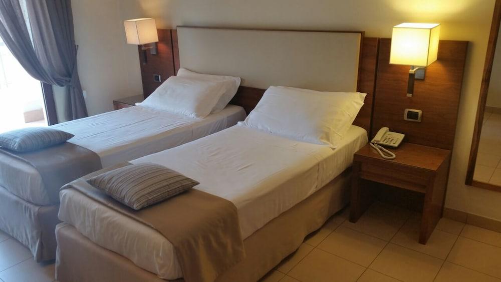 Suites & Residence Hotel Поццуоли Экстерьер фото