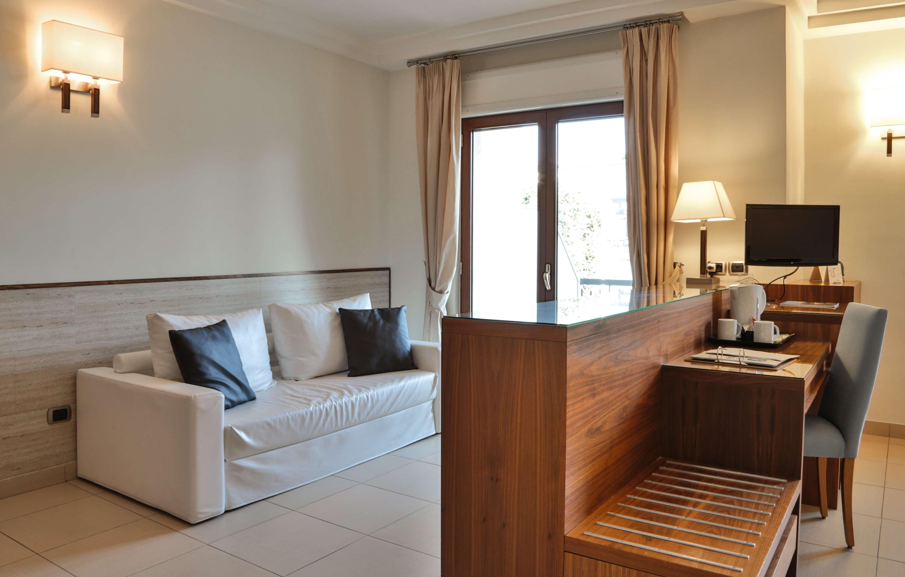 Suites & Residence Hotel Поццуоли Экстерьер фото