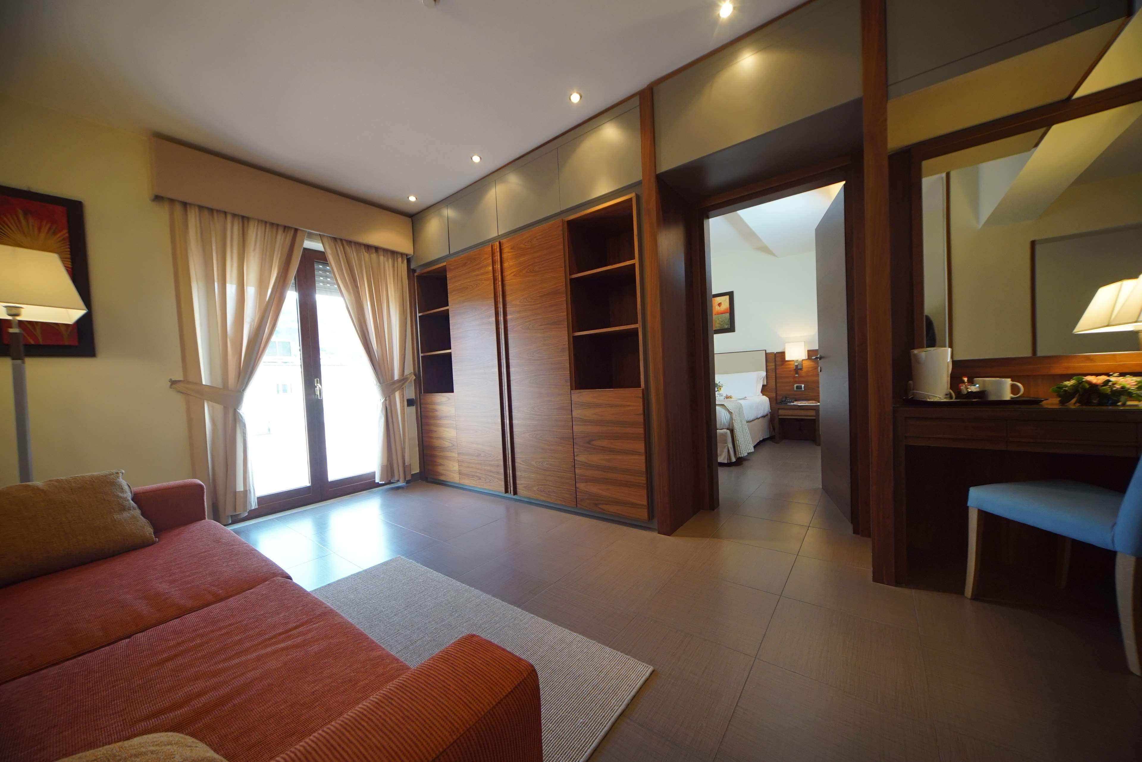 Suites & Residence Hotel Поццуоли Экстерьер фото