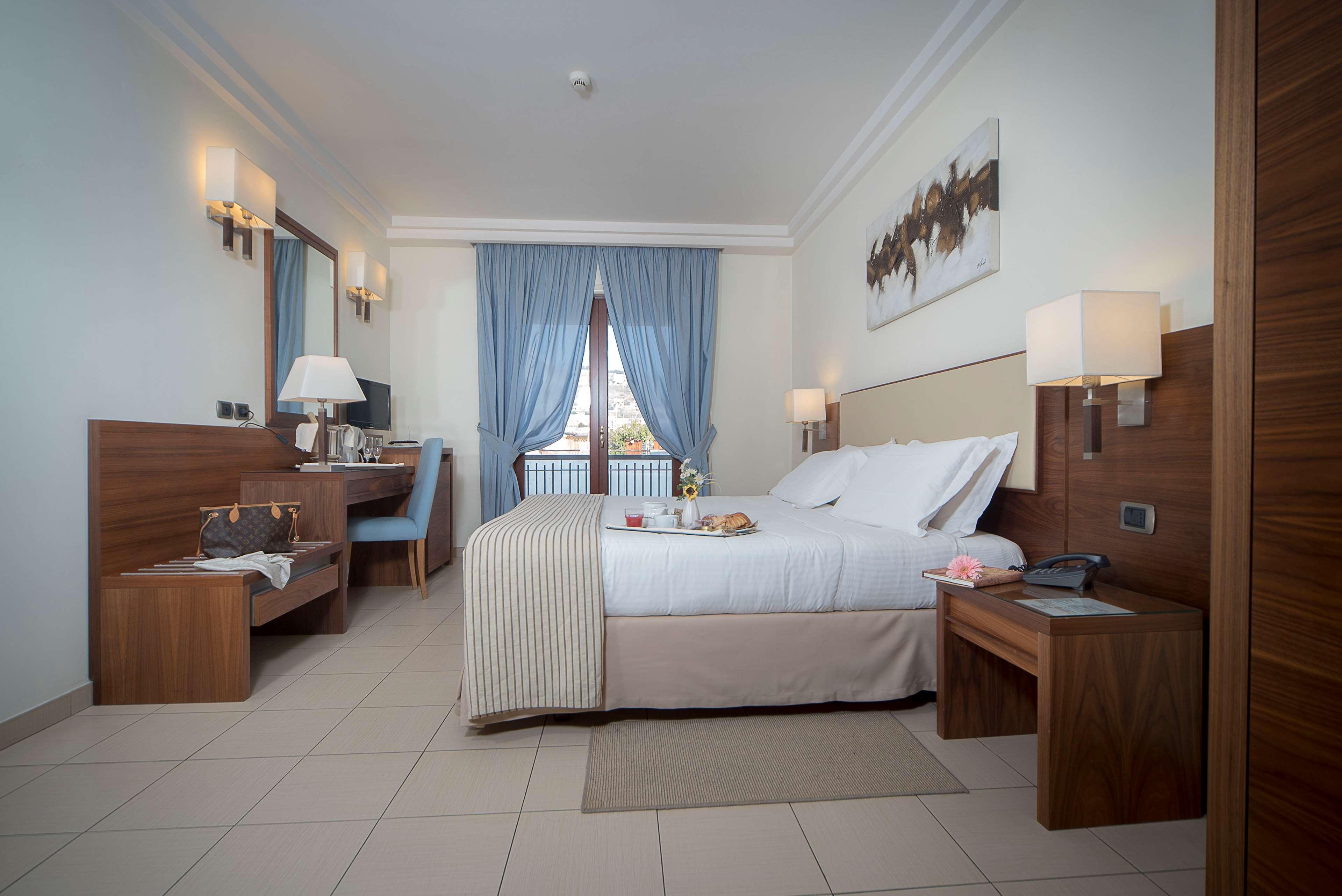 Suites & Residence Hotel Поццуоли Экстерьер фото