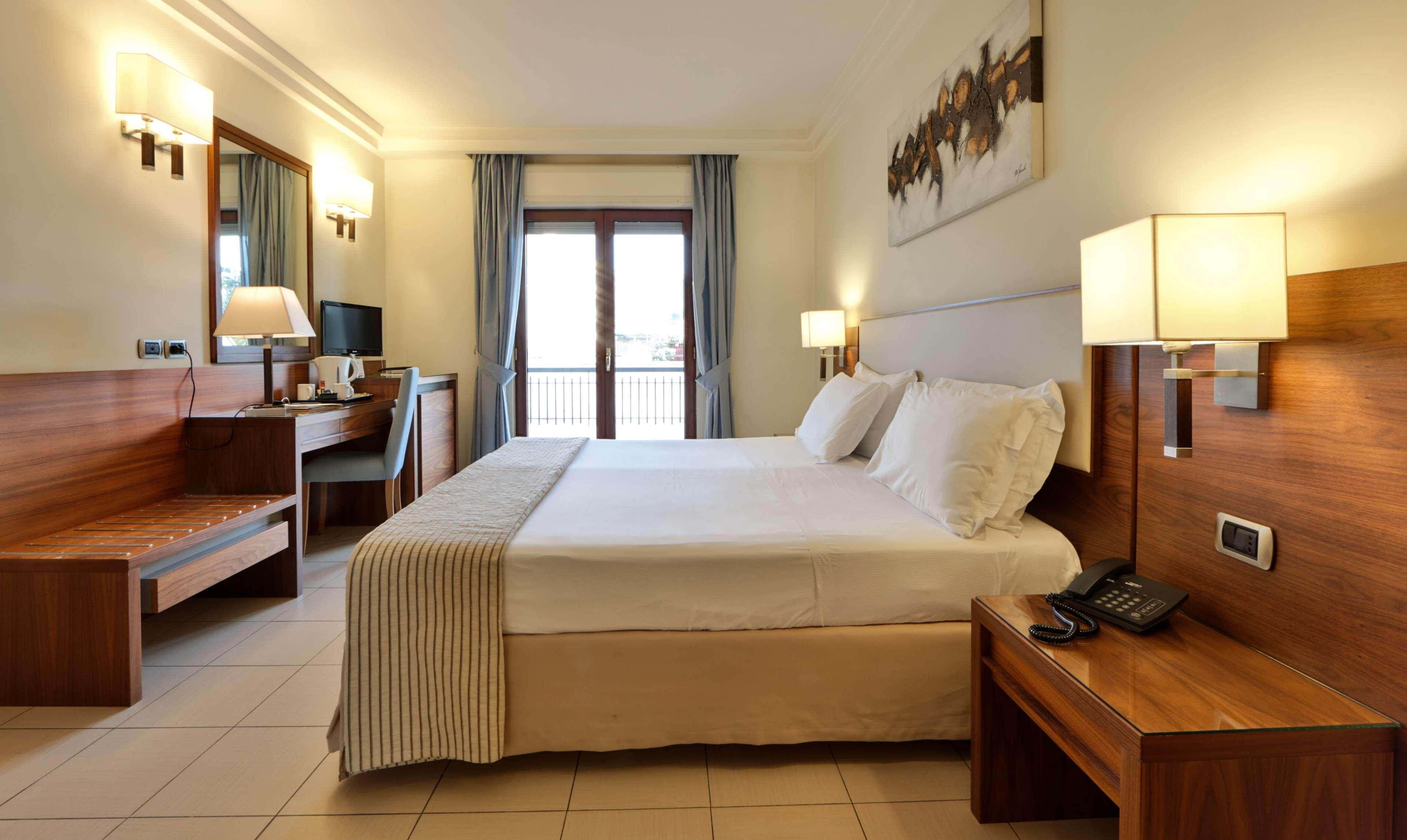 Suites & Residence Hotel Поццуоли Экстерьер фото
