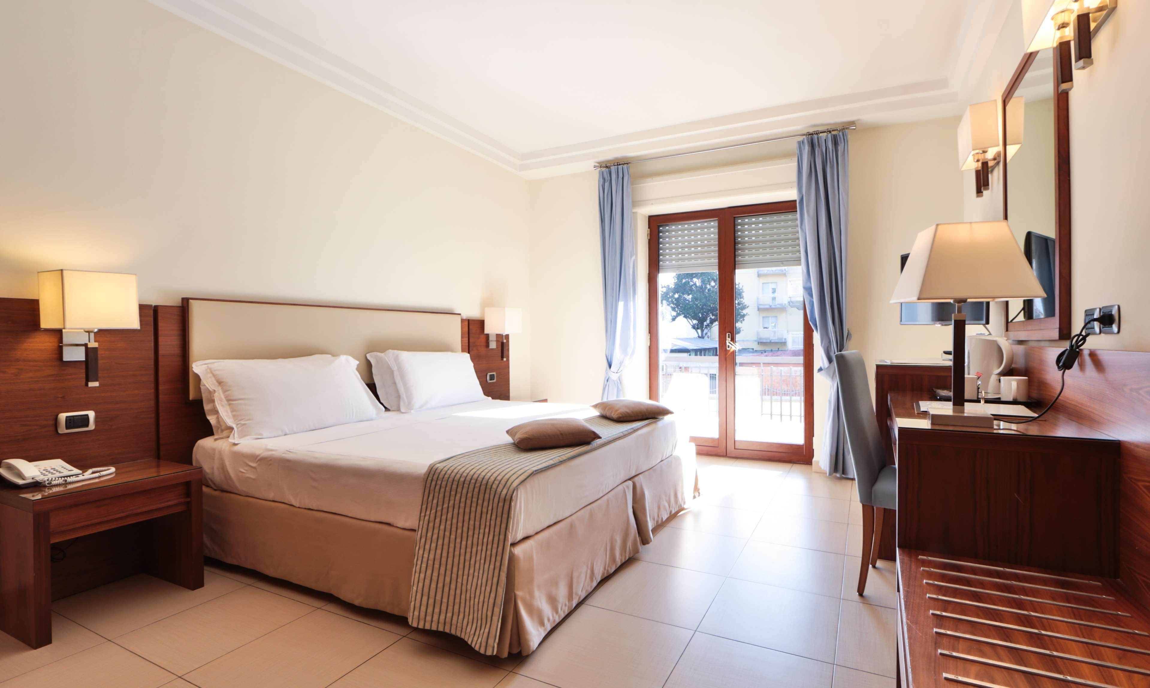 Suites & Residence Hotel Поццуоли Экстерьер фото