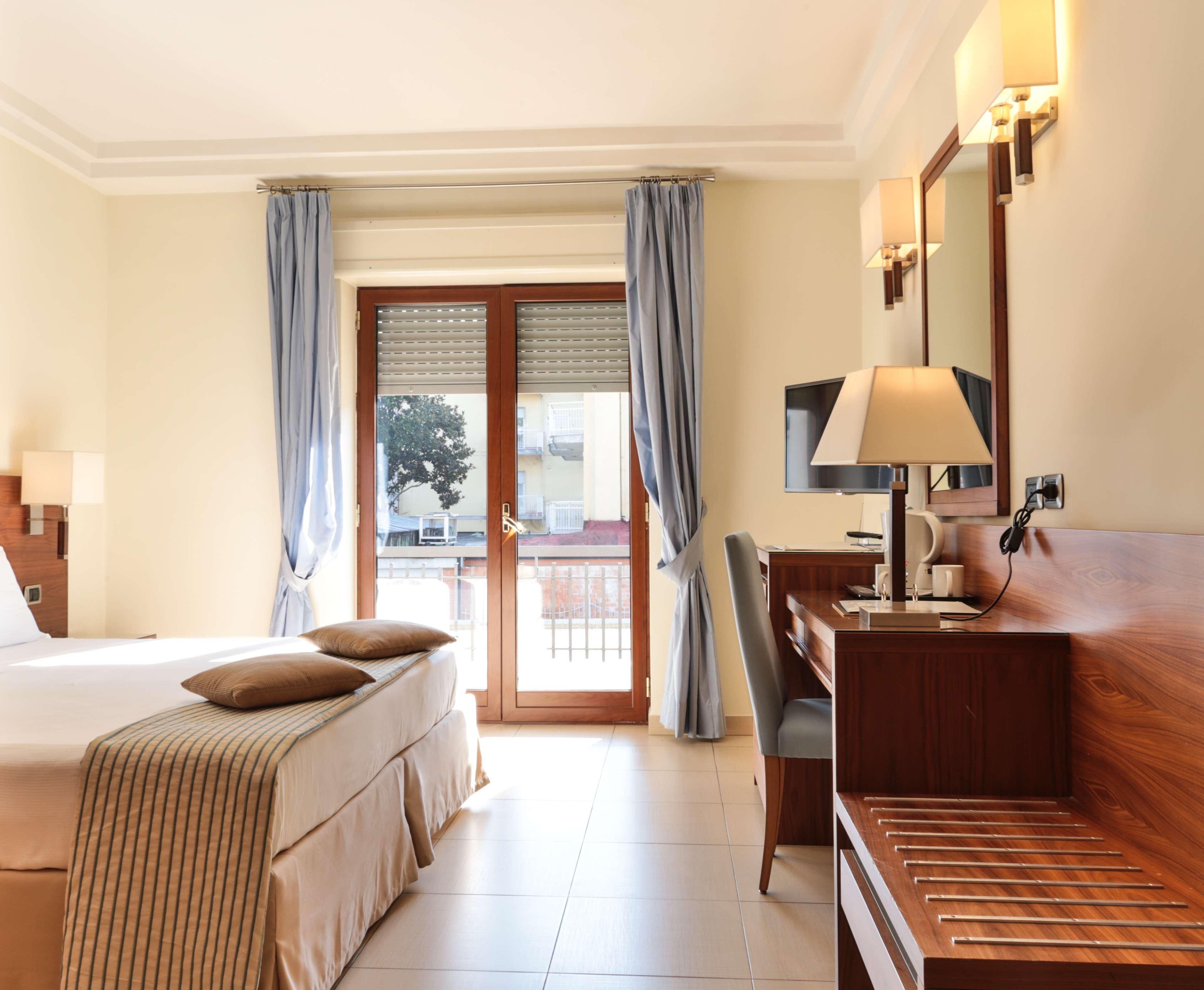 Suites & Residence Hotel Поццуоли Экстерьер фото